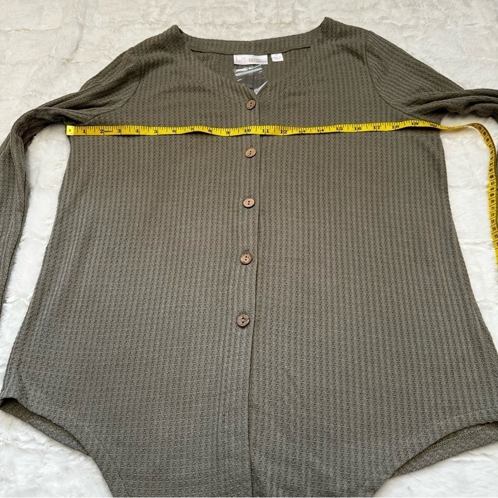 Belle by Kim Gravel Waffle Button Tie-Front Top Size XS Long Sleeve V Neck NWT - Picture 10 of 16